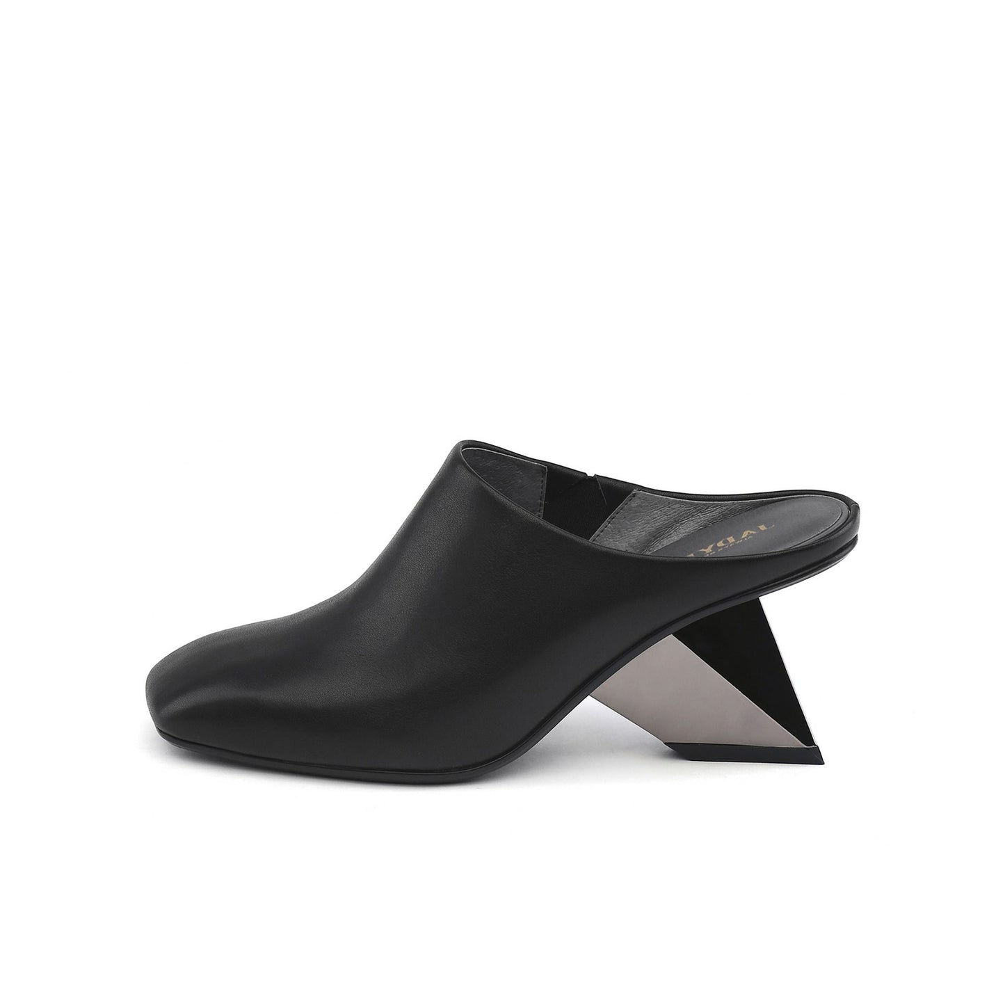 Edgy Pointed Toe Gravity Block Heel Pumps-0